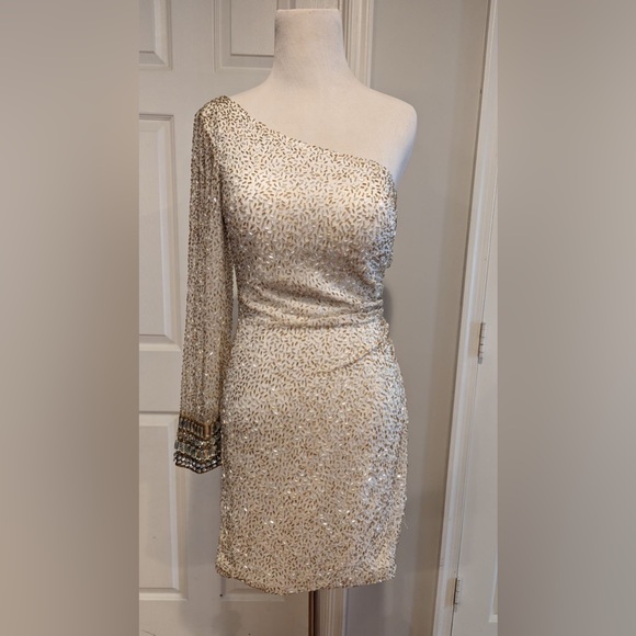 Exquisite size 4 one sleeved heavily beaded Sherri Hill - Picture 2 of 4